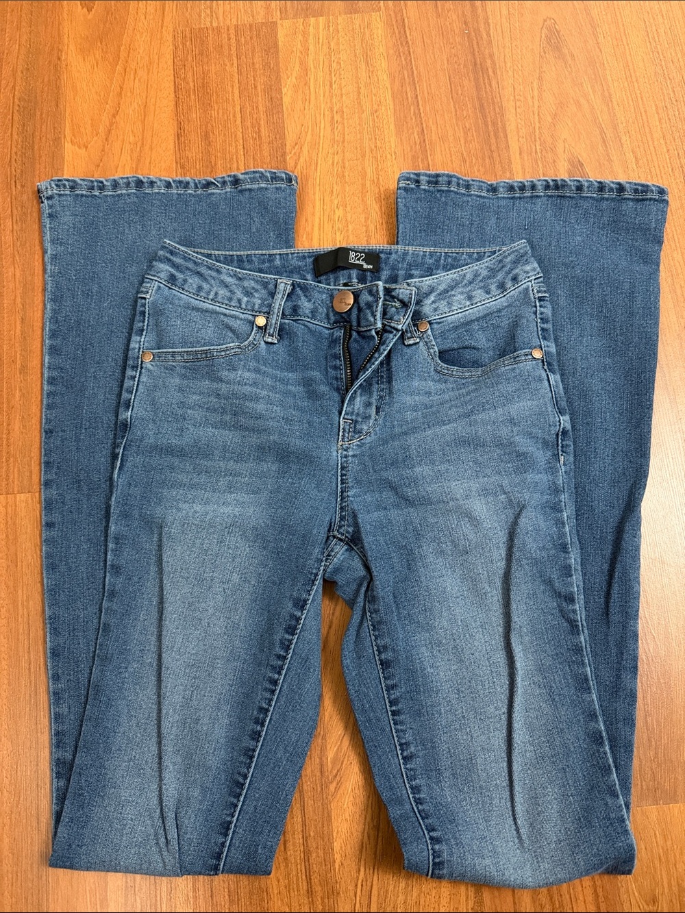 Midwash Blue Women's Bootcut Jeans - 1822 Brand